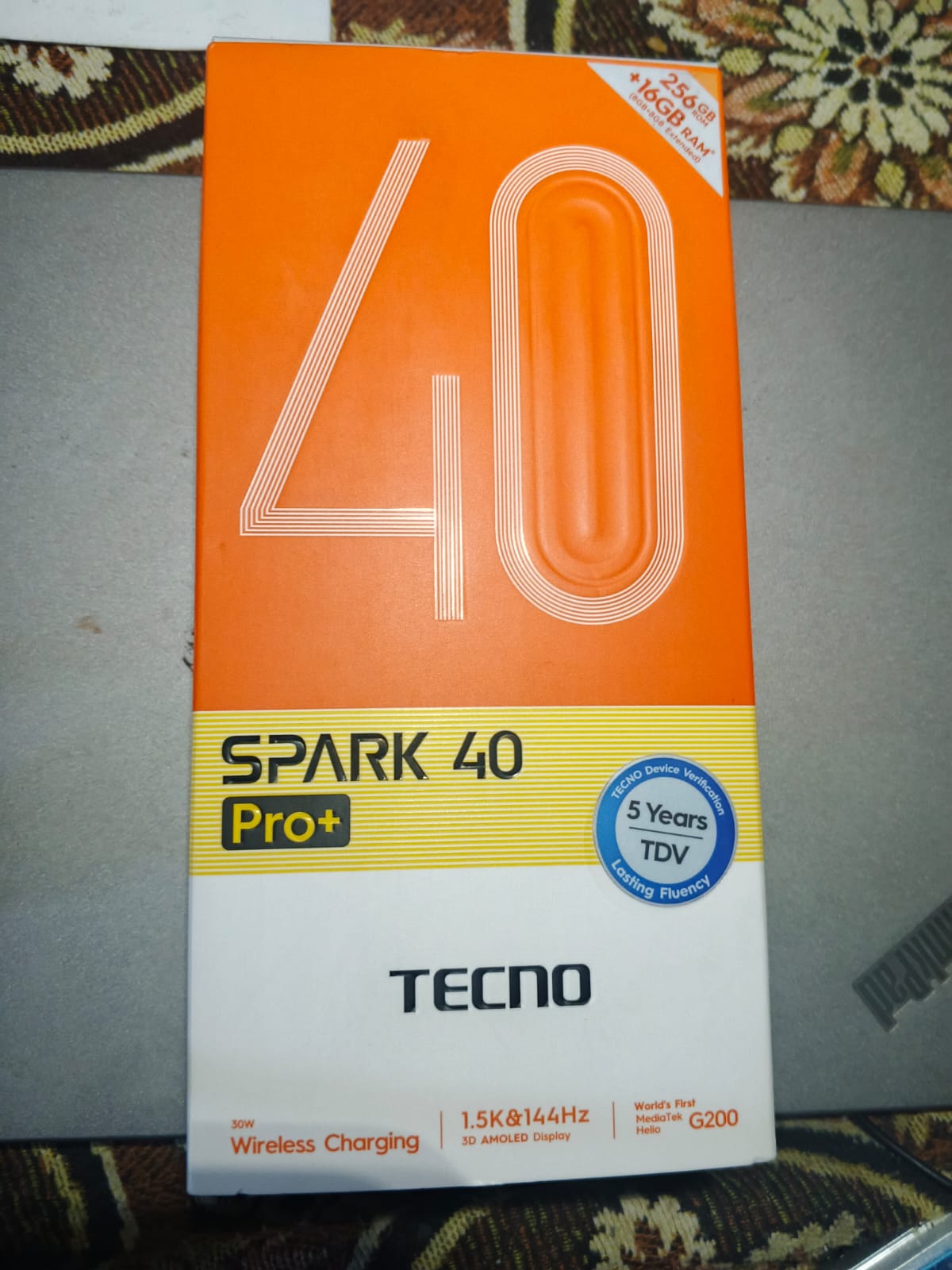 Spark 40 pro +
